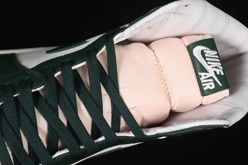 All categories Air Jordan Jordan series basketball shoes Air Jordan 1 High Air Jordan 1 High OG "Fir" AJ1 Joe 1 fir green high-top basketball shoes FD2596-101